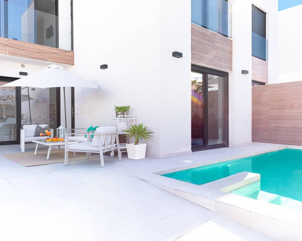 Villa in Alicante - view 1
