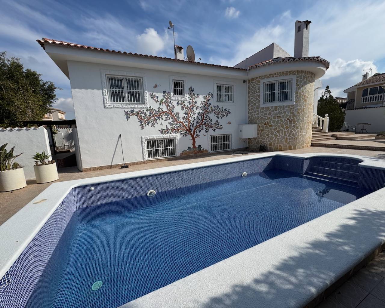 Villa in Alicante - view 1