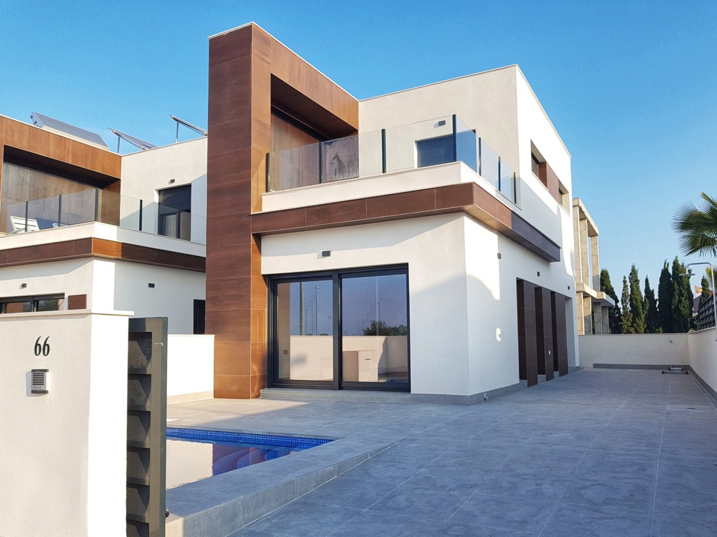 Villa in Alicante - view 1