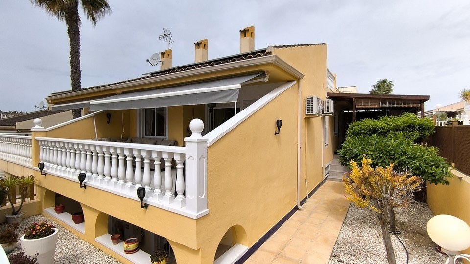 Villa in Alicante - view 1