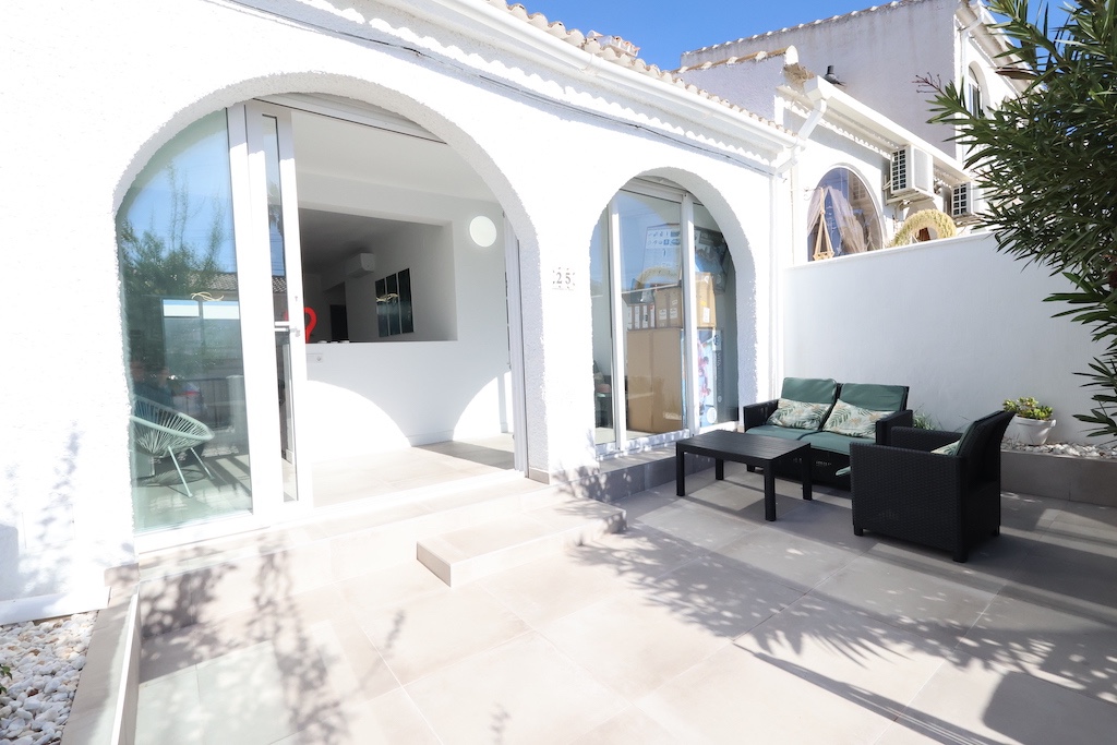 House in Alicante - view 1