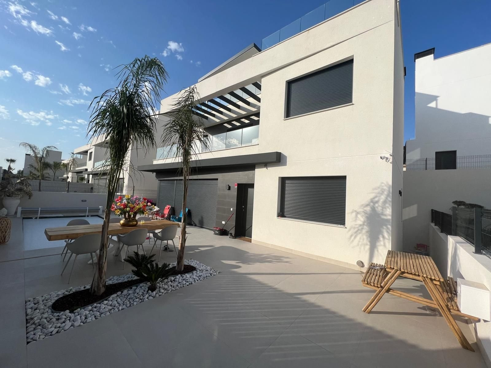 Villa in Alicante - view 1