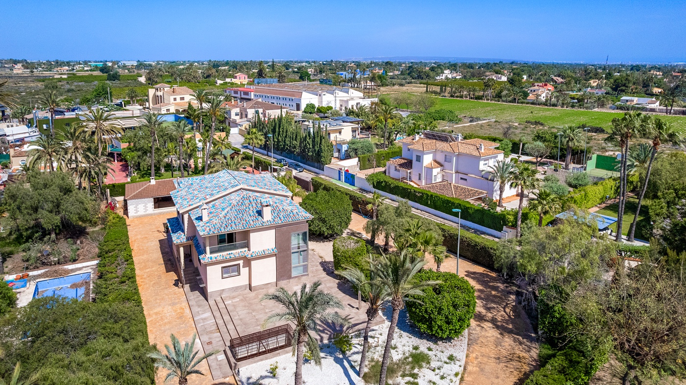 Villa in Elche - view 1