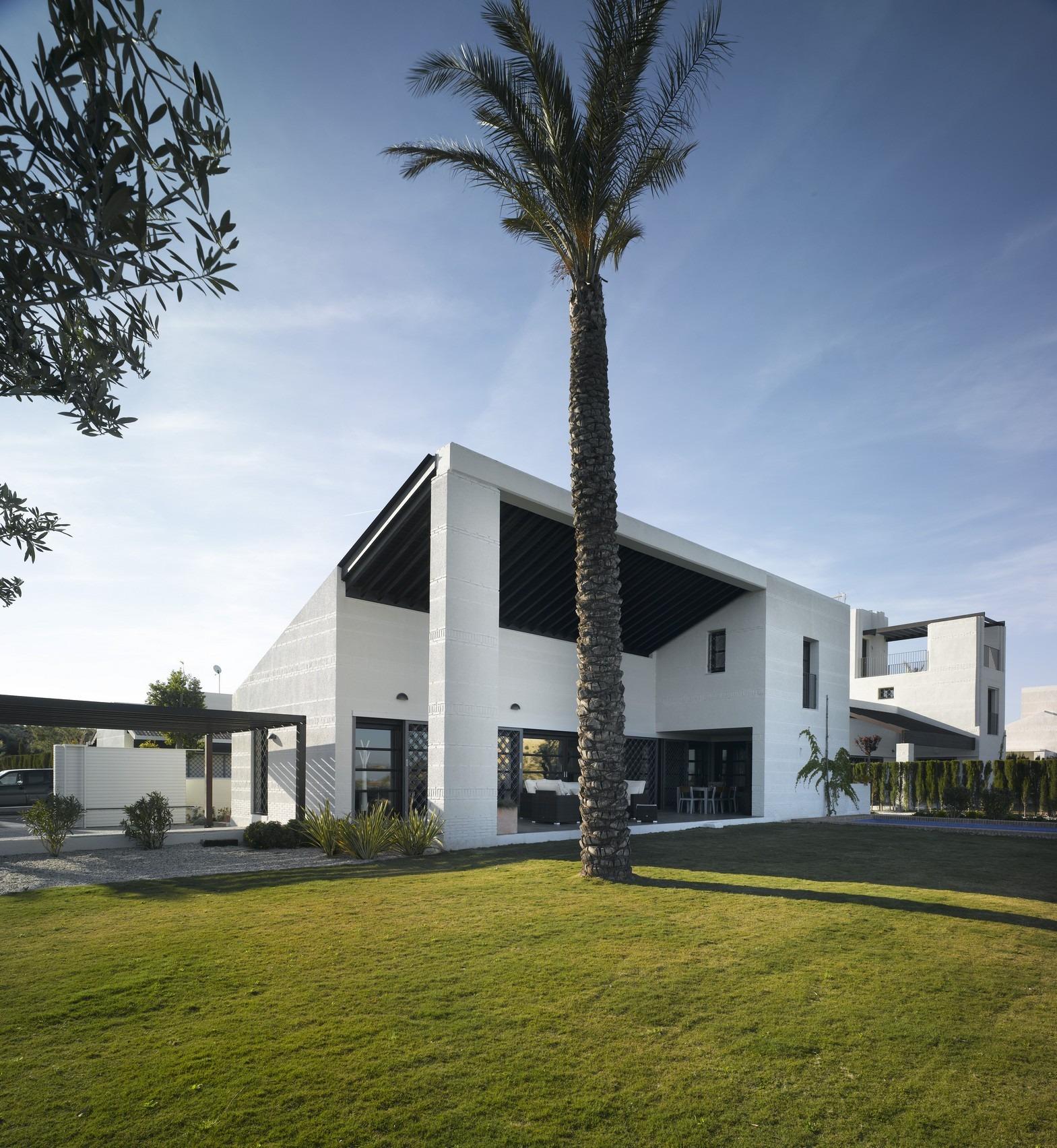Villa in Santa Cruz - view 1