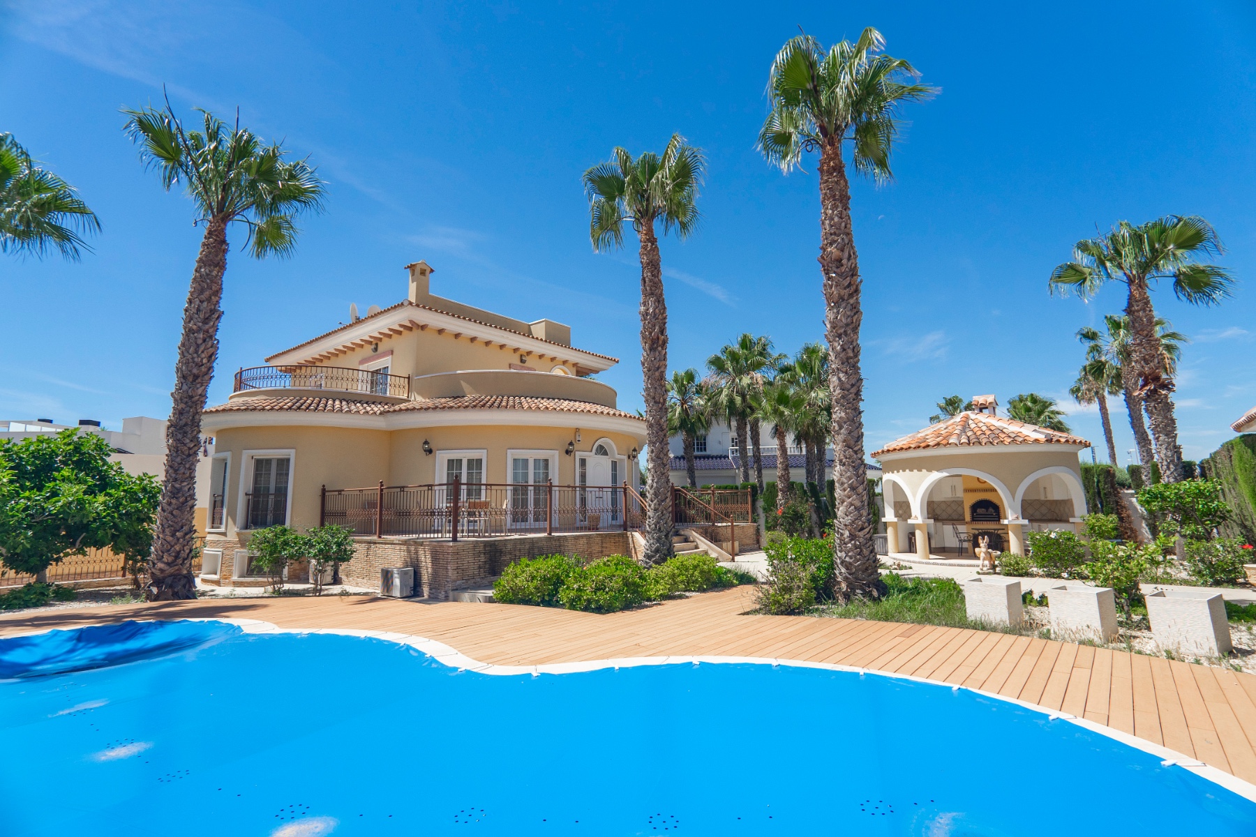 Villa in Alicante - view 1