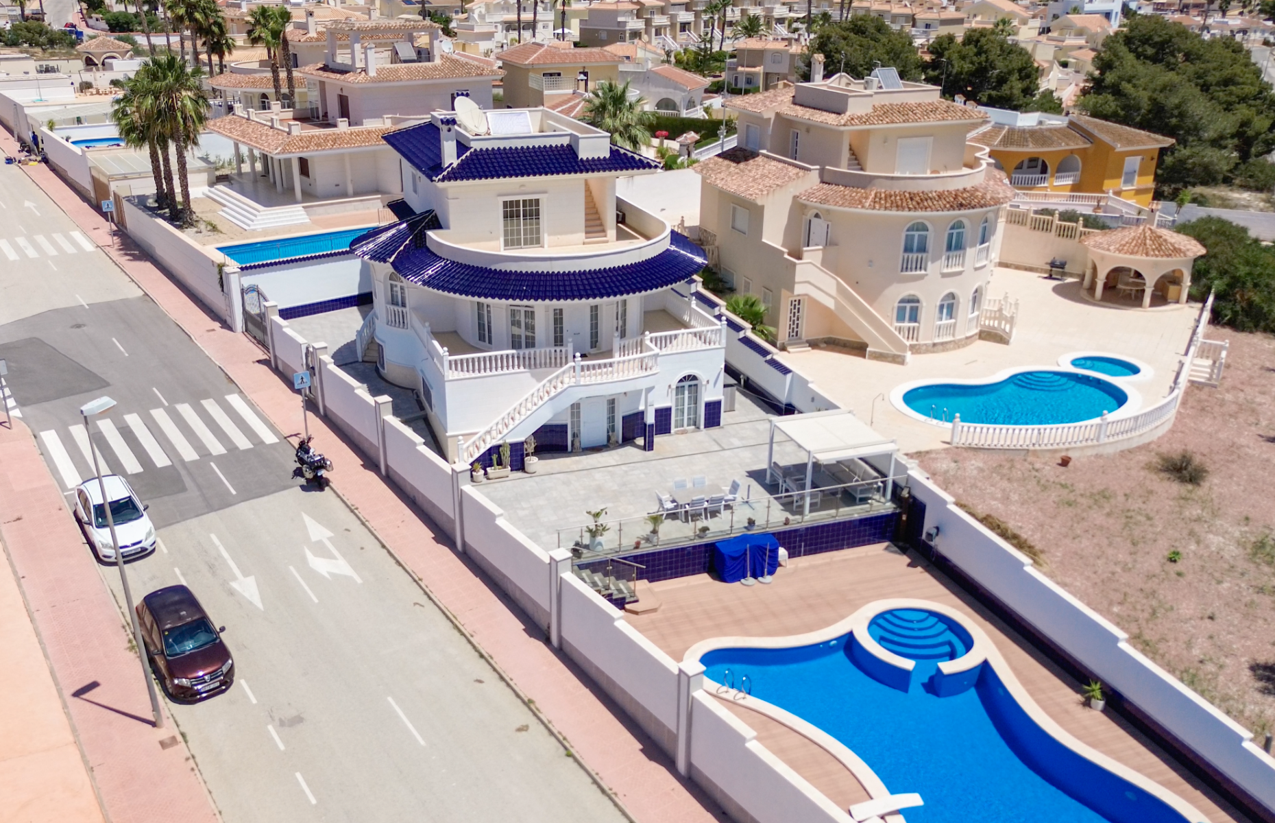Villa in Alicante - view 1