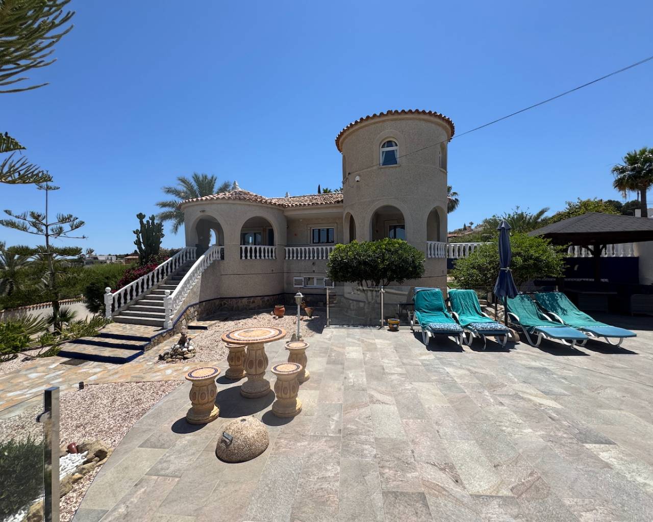Villa in Alicante - view 1