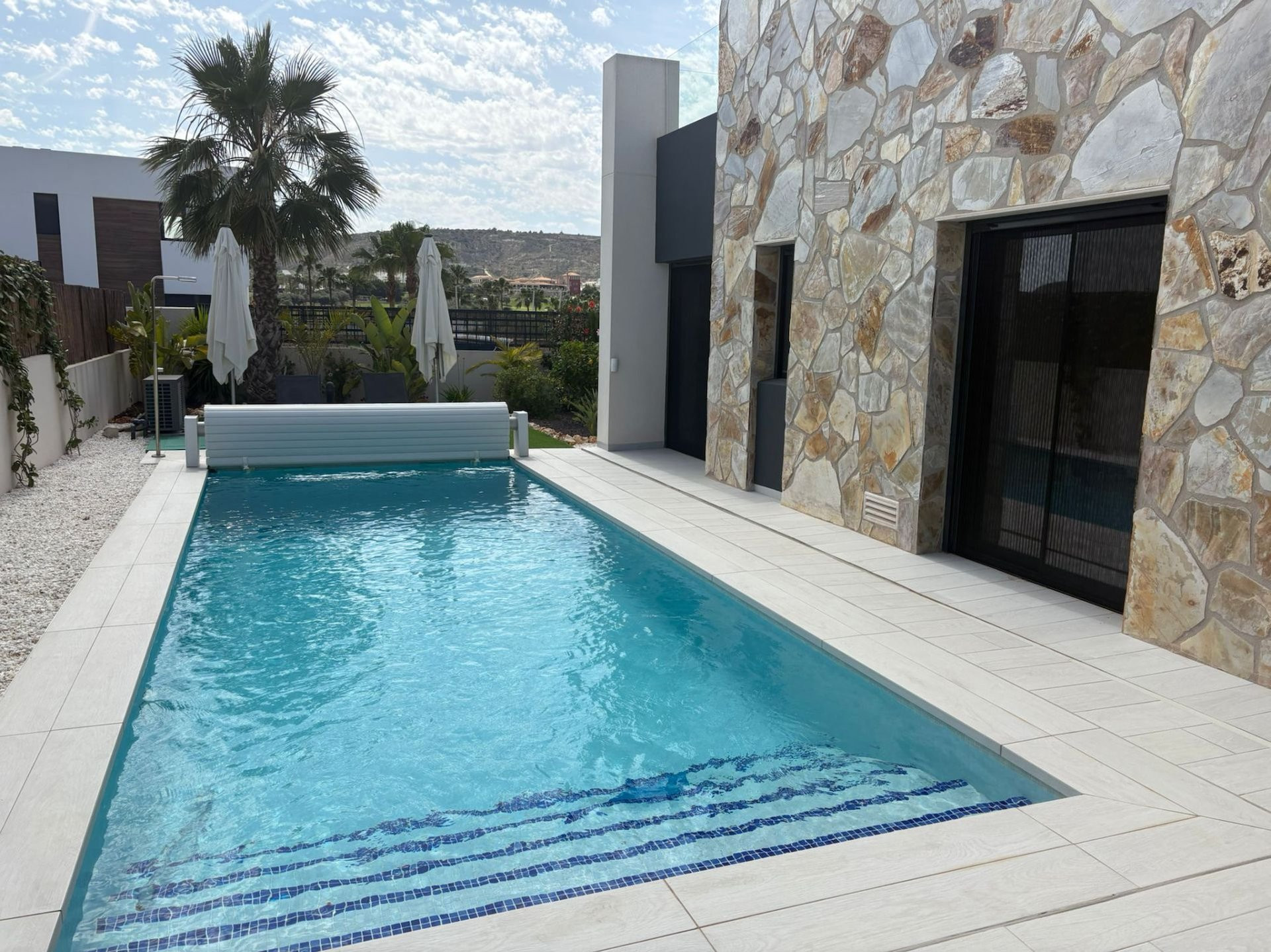 Villa in Alicante - view 1