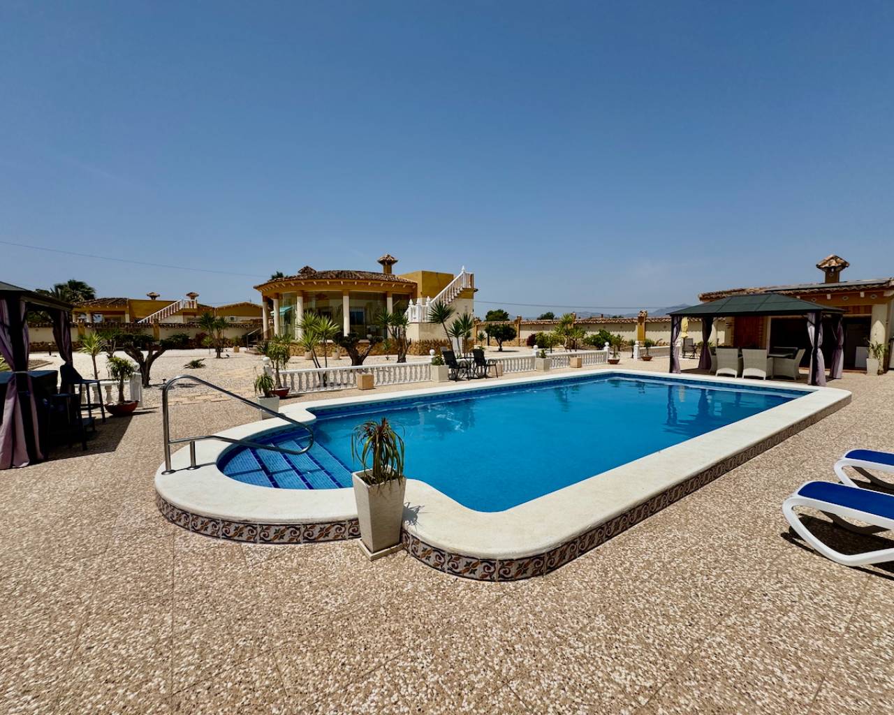 House in Alicante - view 1