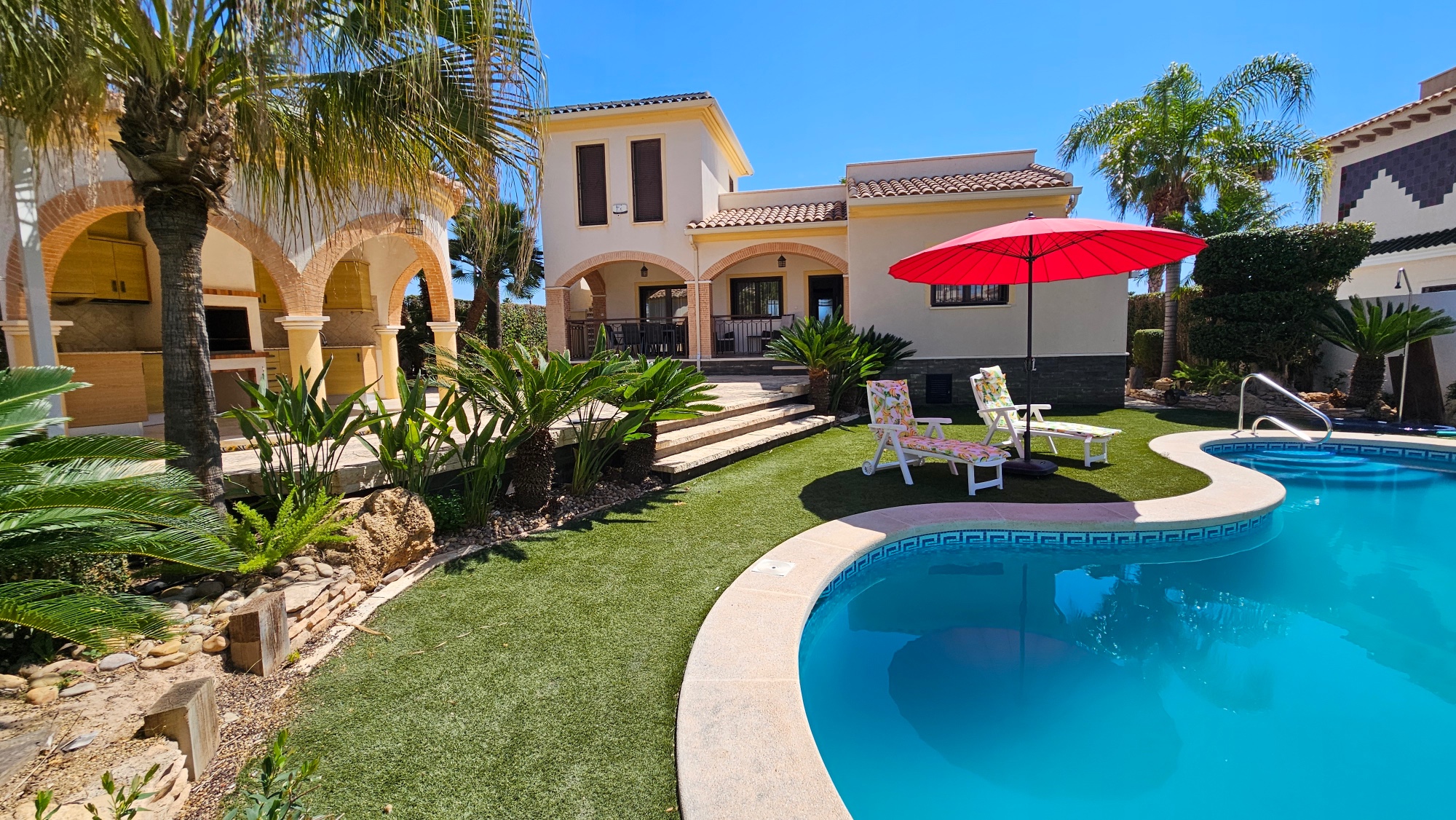 Villa in Alicante - view 1