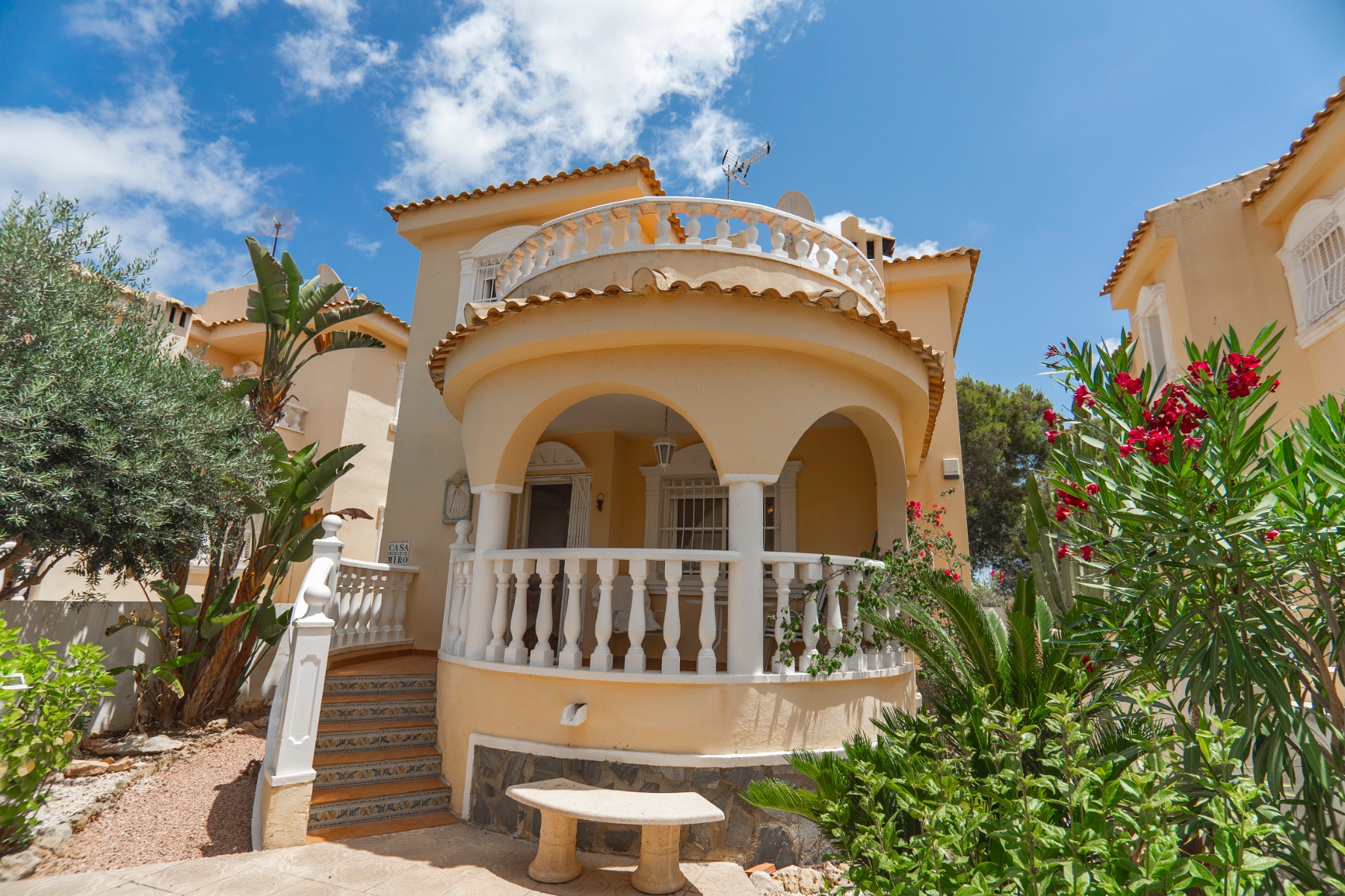 Villa in Alicante - view 1