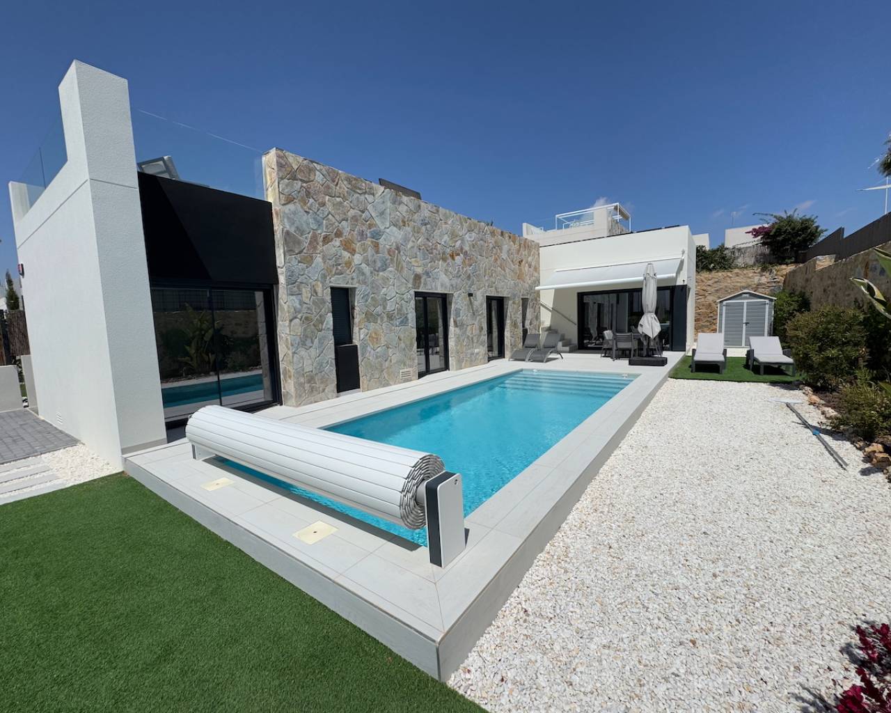 Villa in Alicante - view 1