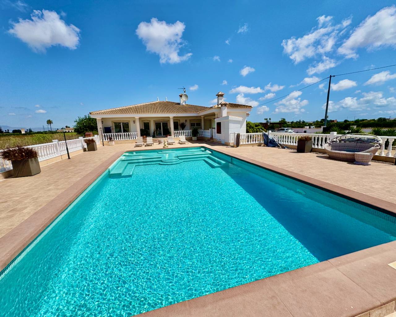 Villa in Alicante - view 1