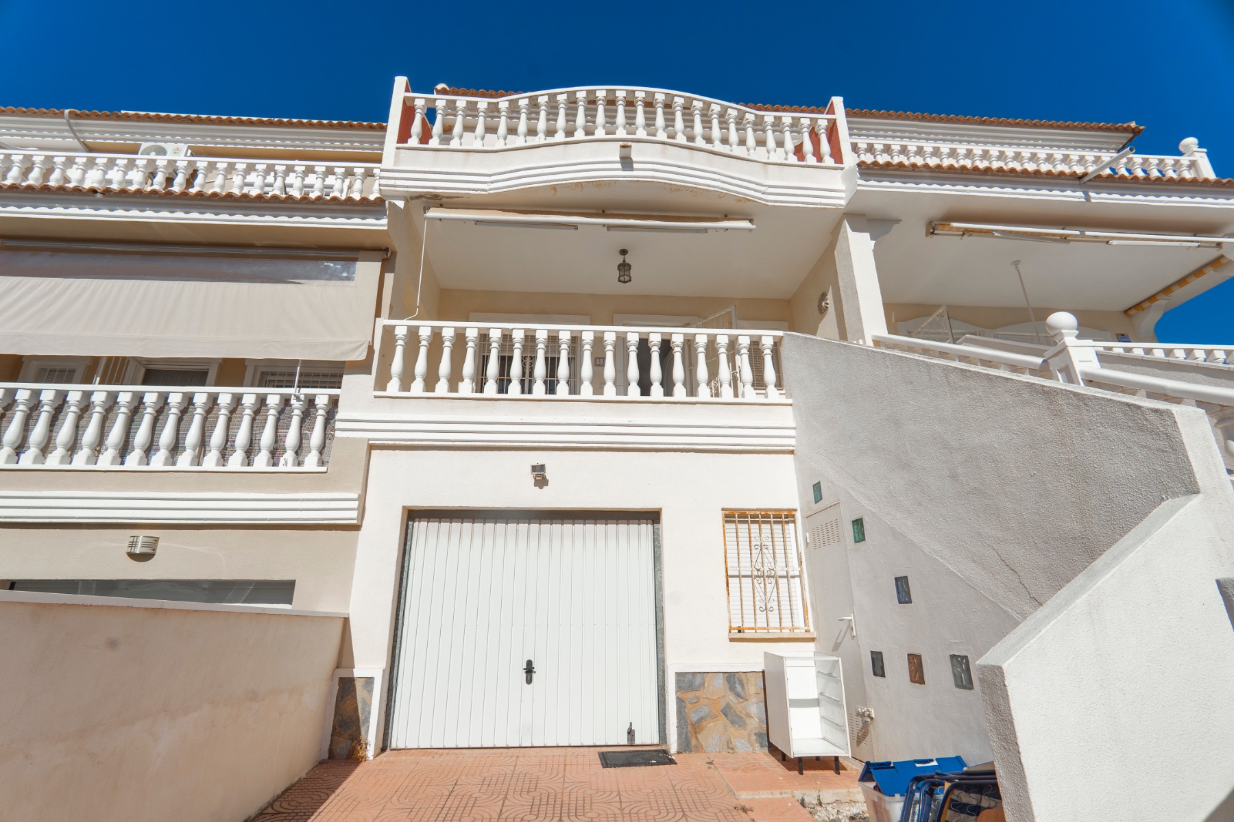 House in Alicante - view 1