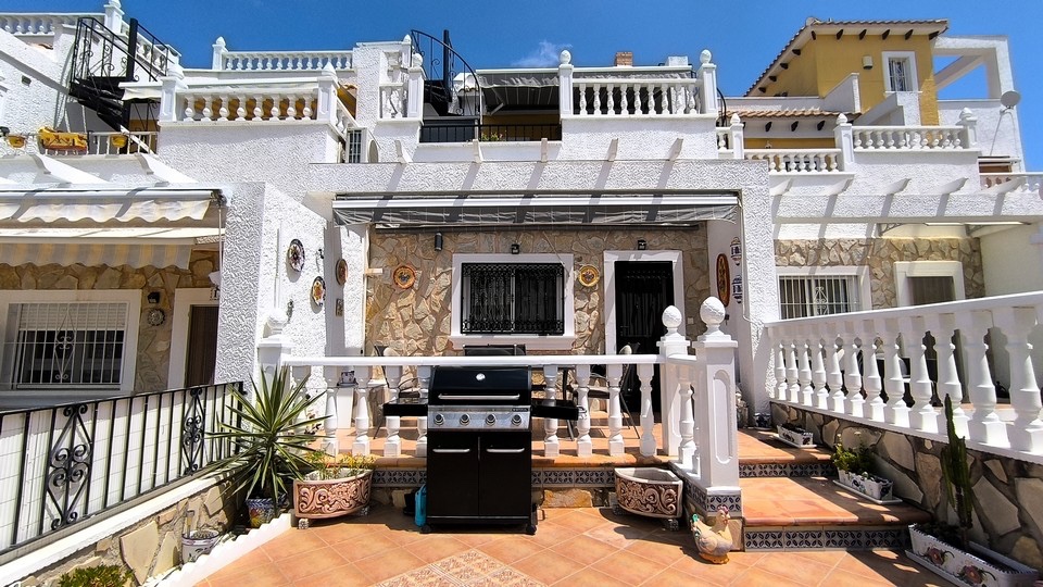 House in Alicante - view 1