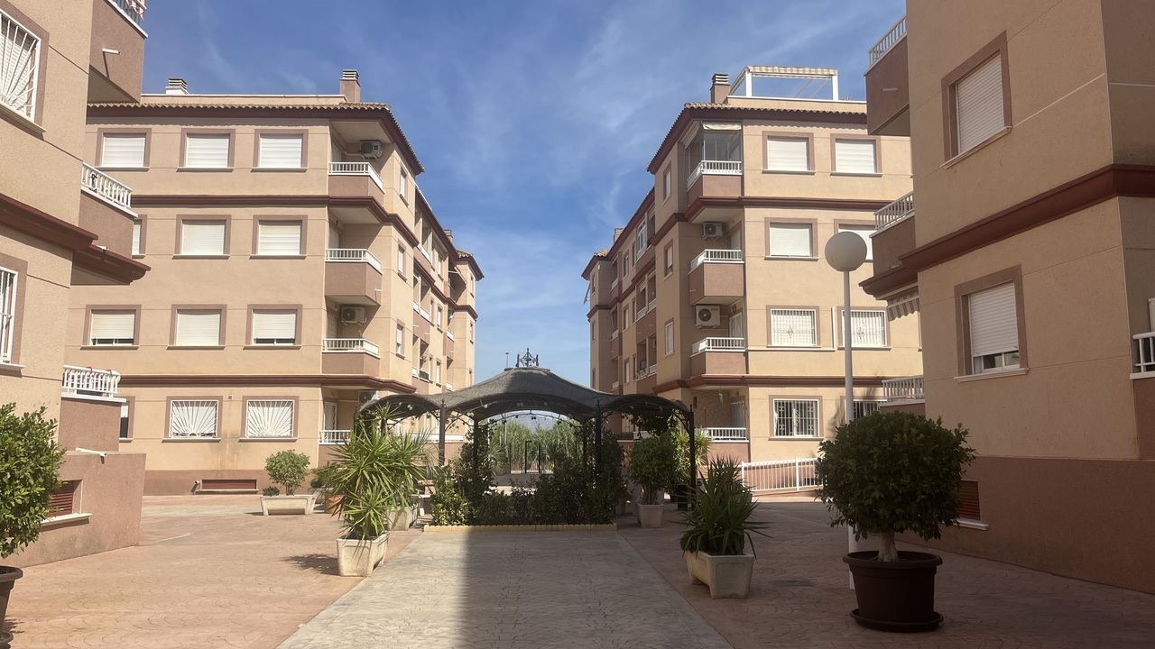 Apartment in Alicante - view 1