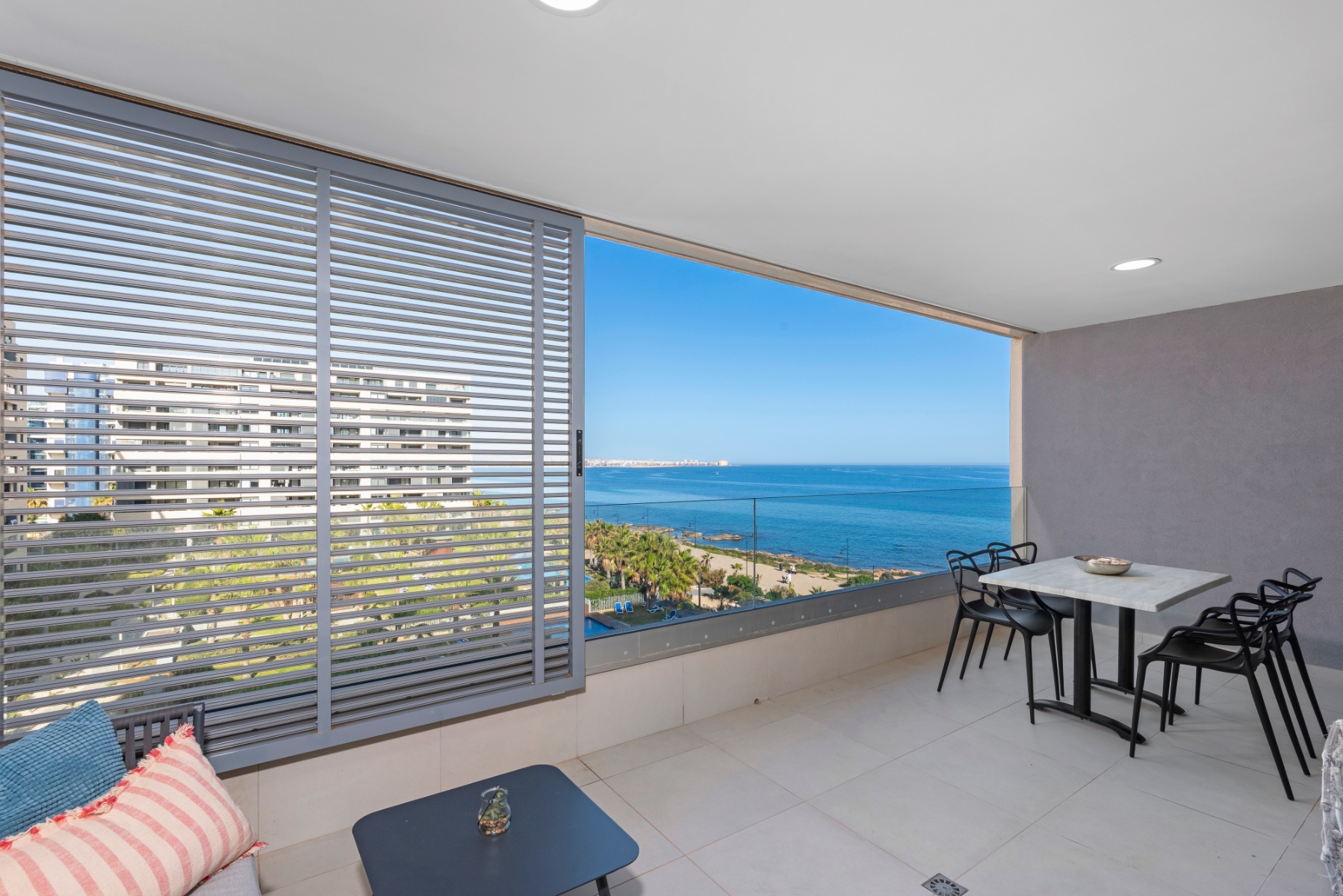 Apartment in Alicante - view 1