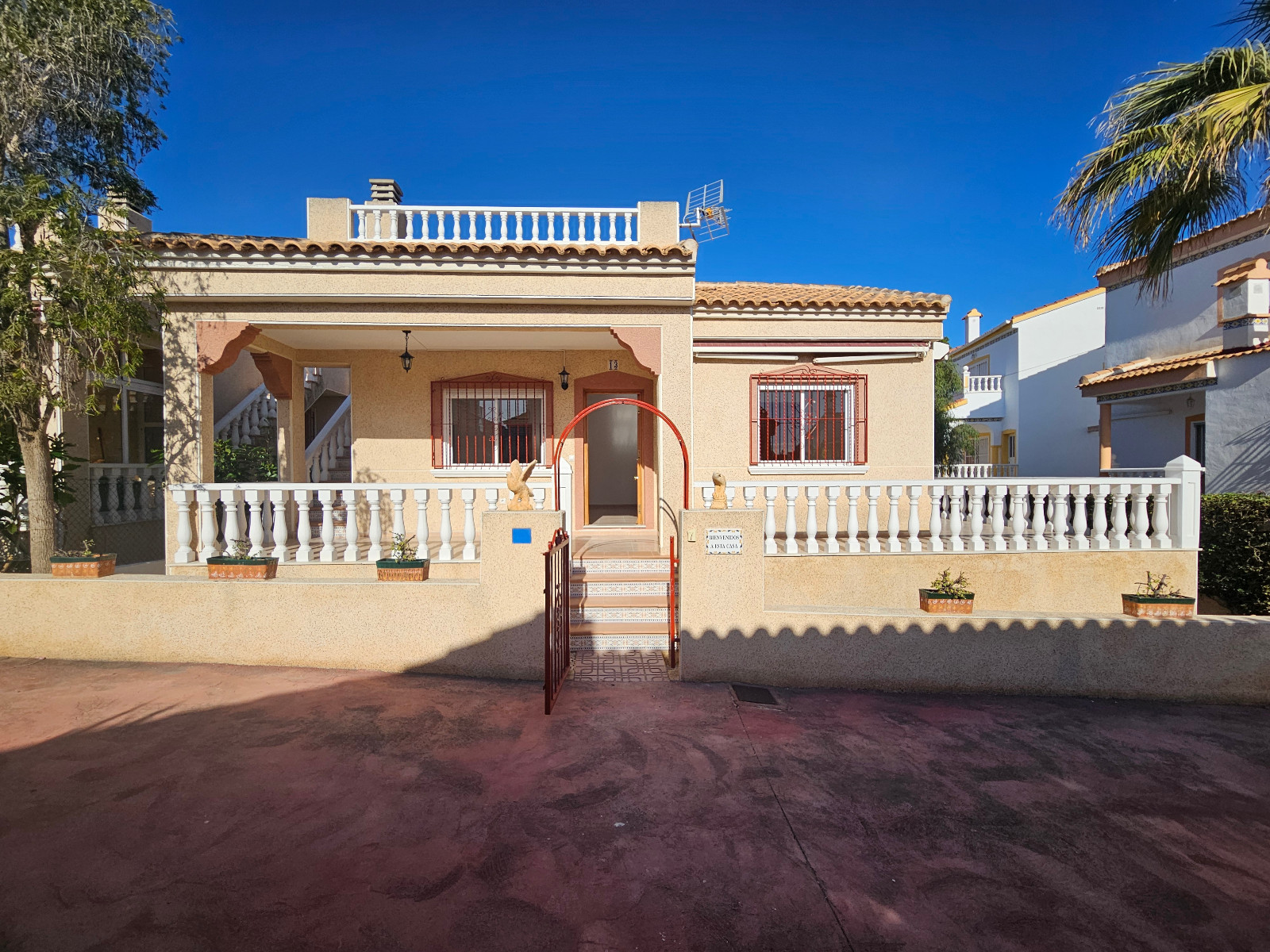 Villa in Alicante - view 1