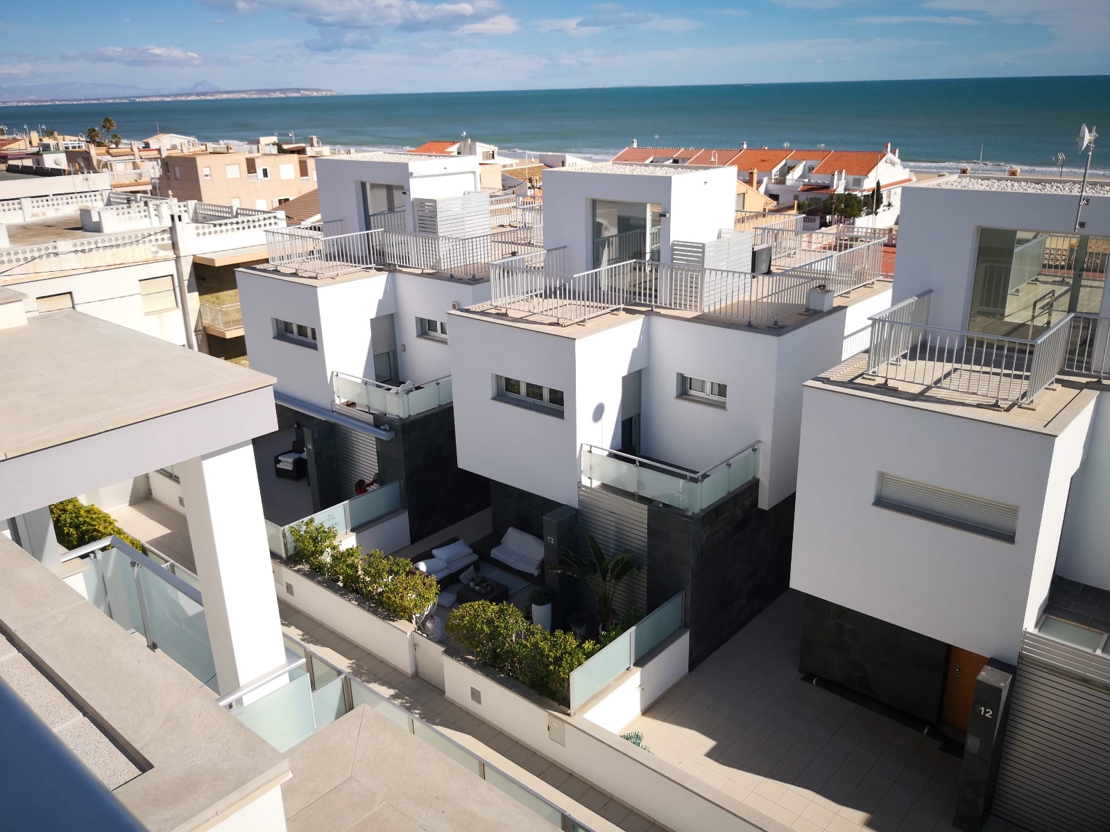 House in Guardamar del Segura - view 1