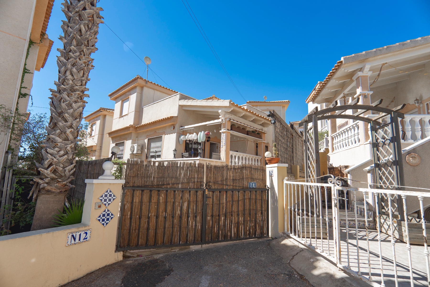 Villa in Rojales - view 1