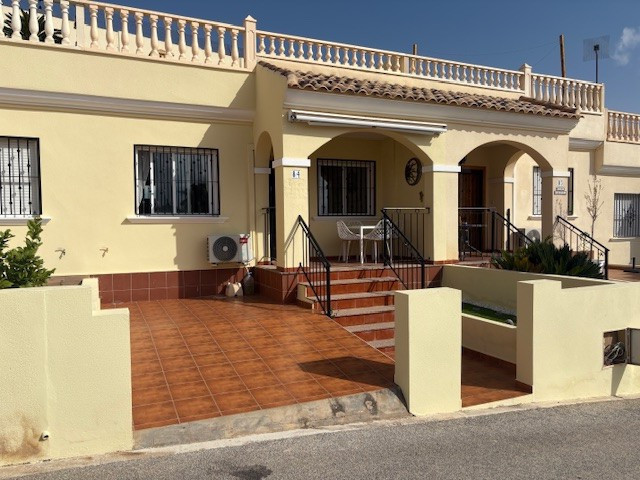 House in Algorfa - view 1