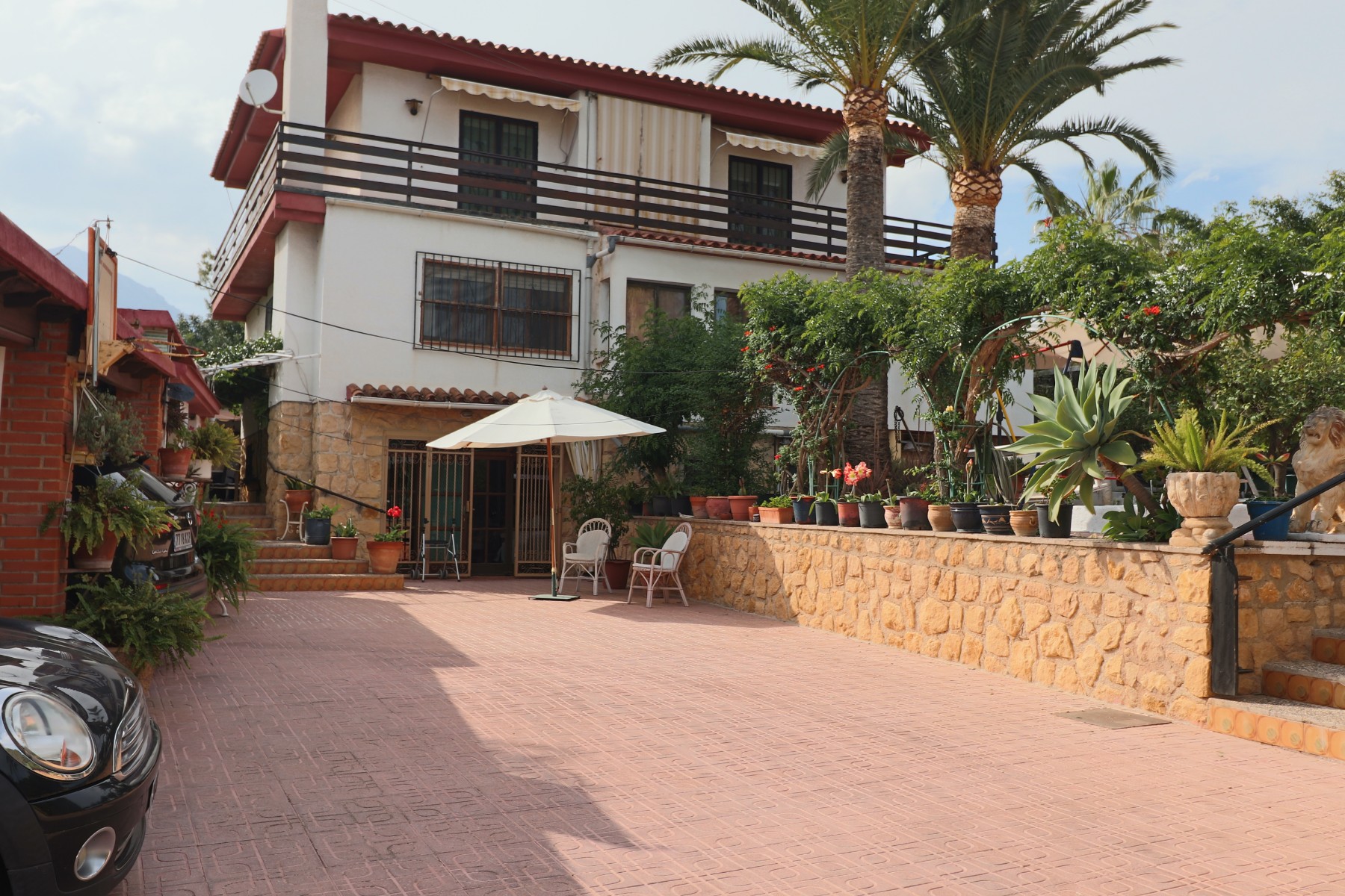Villa in La Nucia - view 1