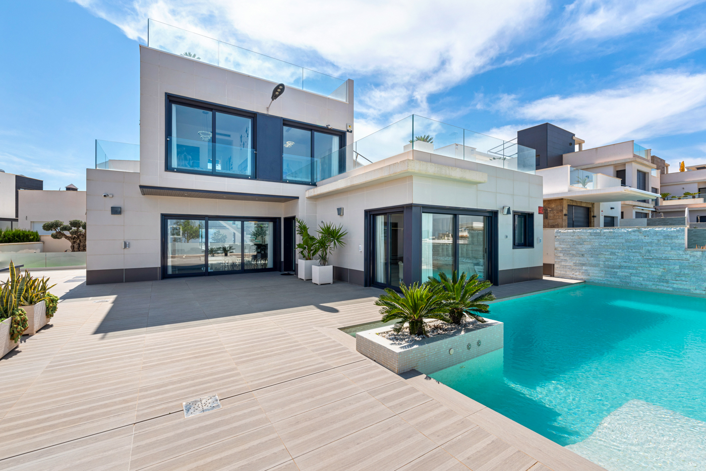 House in Alicante - view 1
