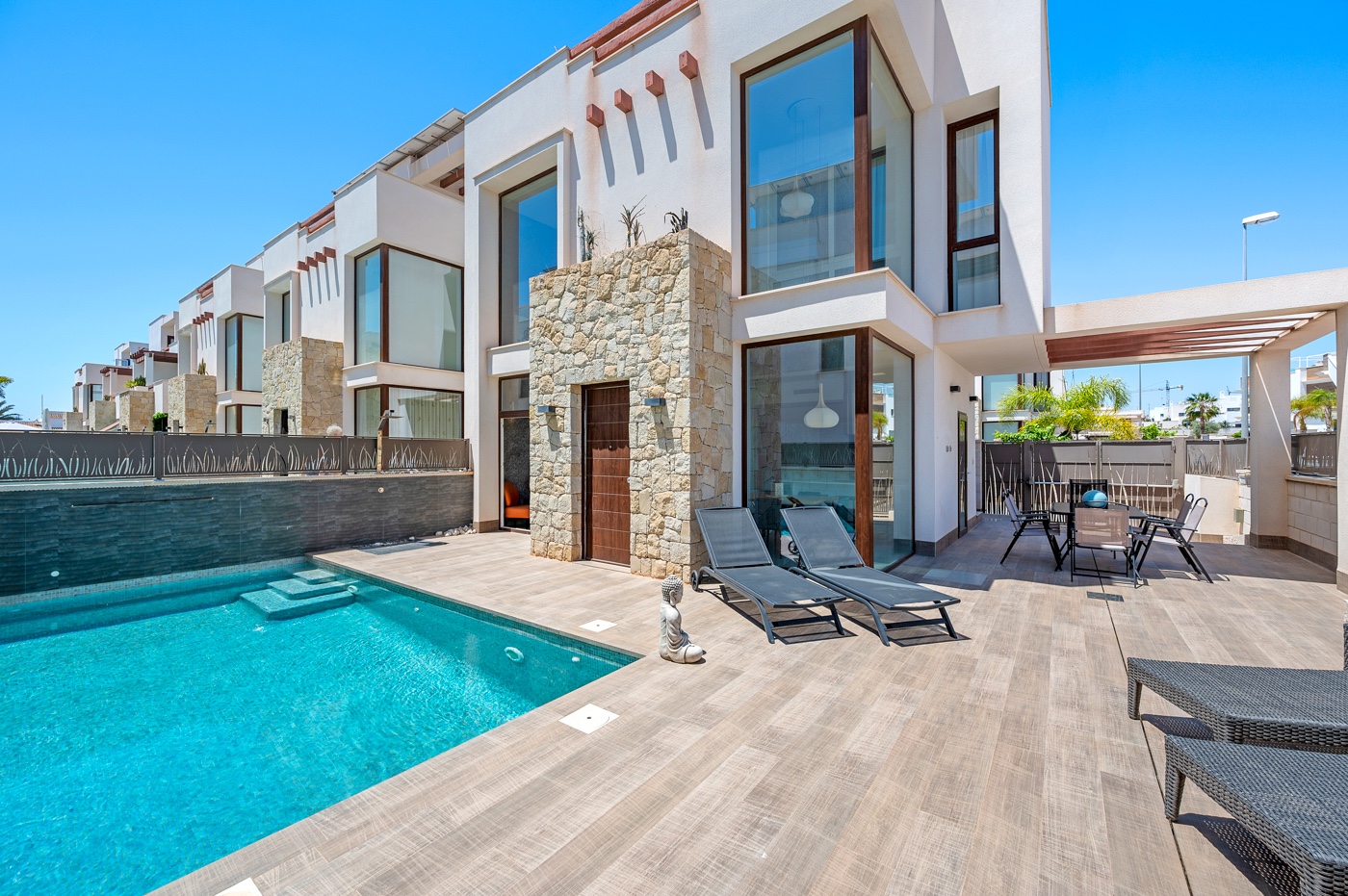 Villa in Alicante - view 1