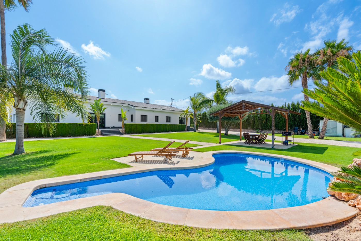 Villa in Alicante - view 1