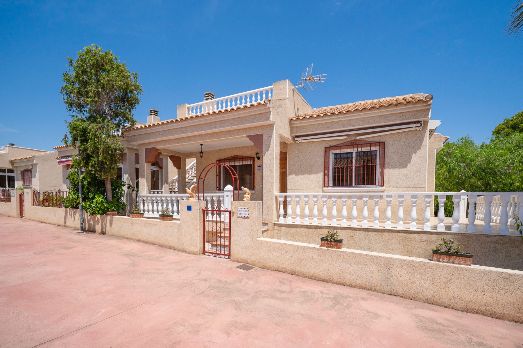 House in Alicante - view 1