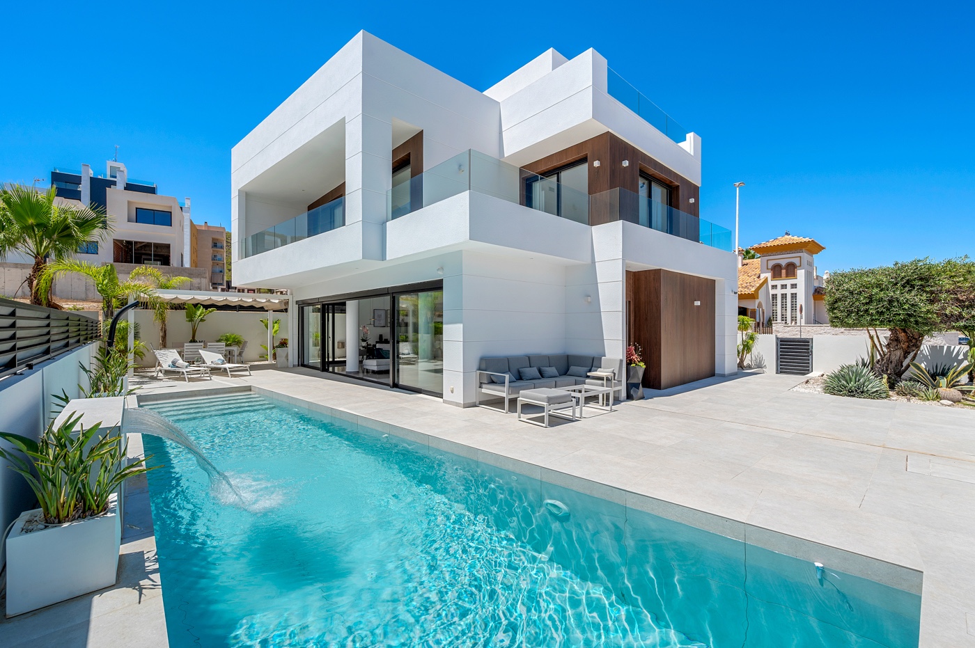 Villa in Guardamar del Segura - view 1
