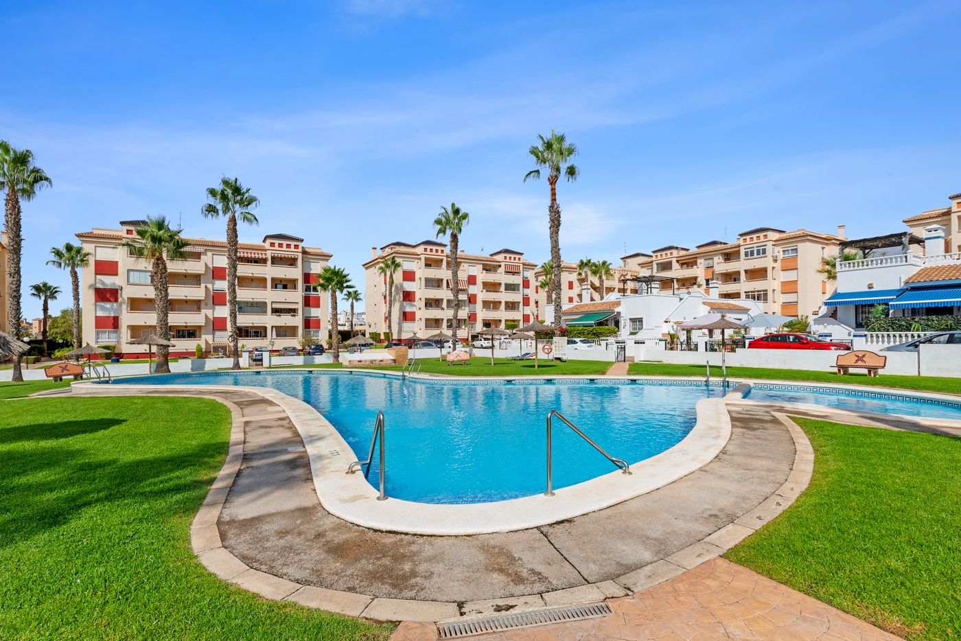 Apartment in Punta Prima - view 1