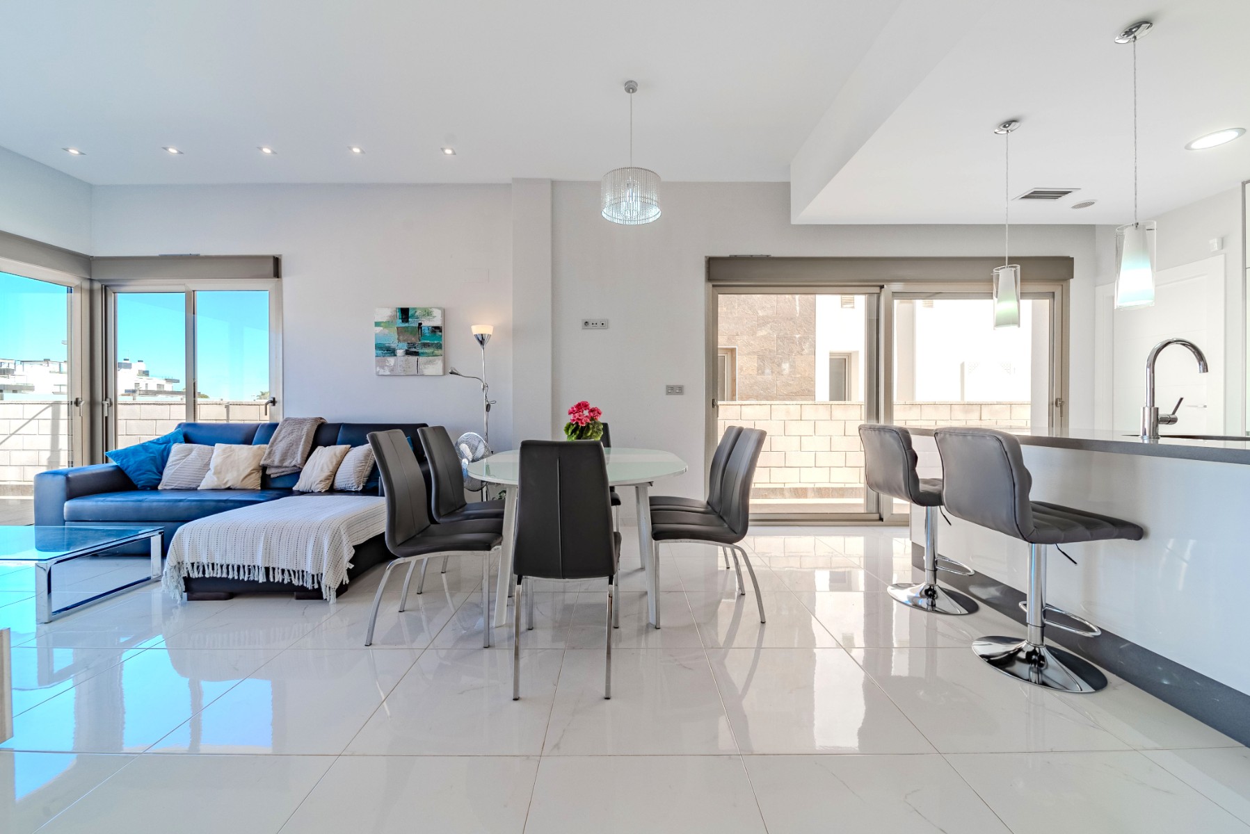 Villa in Villamartin - view 1