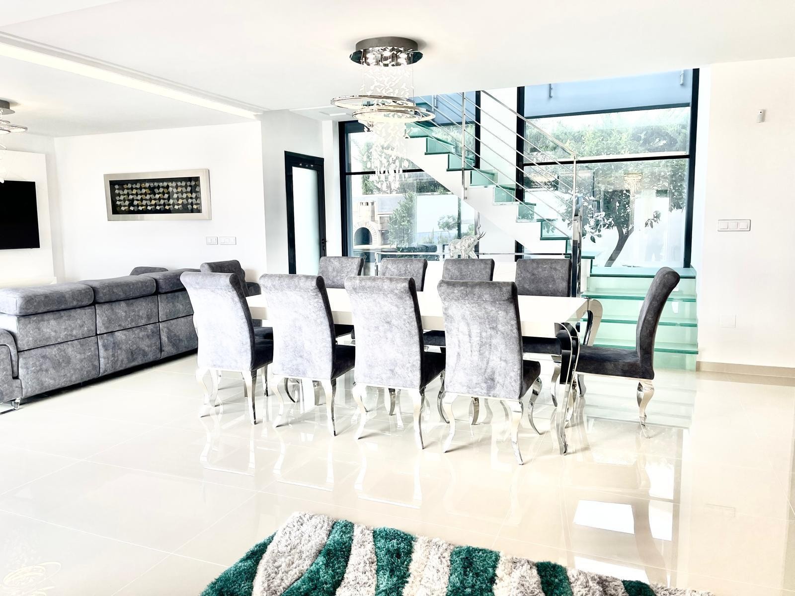 Villa in Alicante - view 1