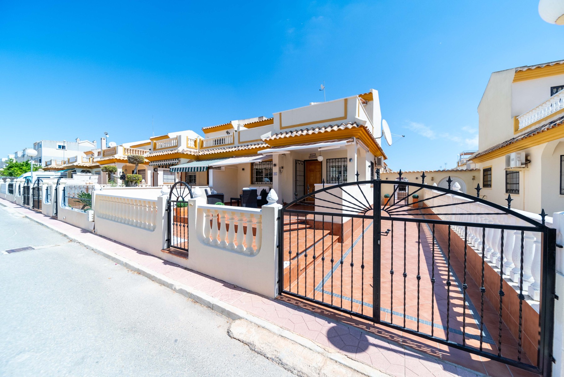 House in Urbanizacion los Balcones - view 1