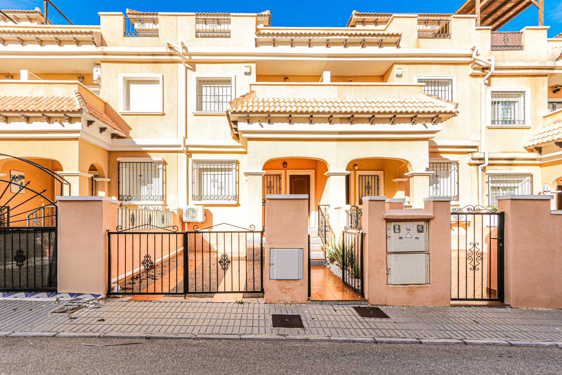 House in Villamartin - view 1