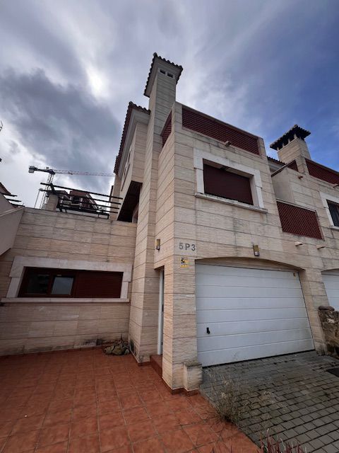 House in Algorfa - view 1