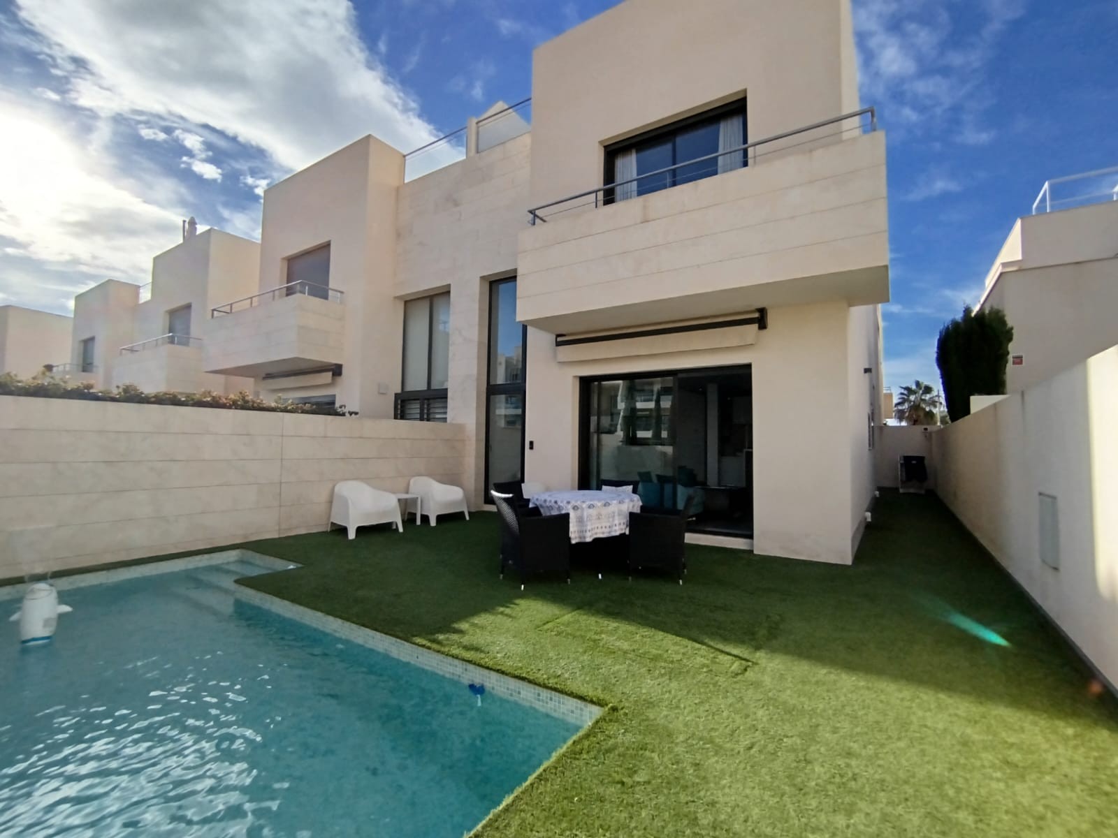House in Urbanizacion los Balcones - view 1