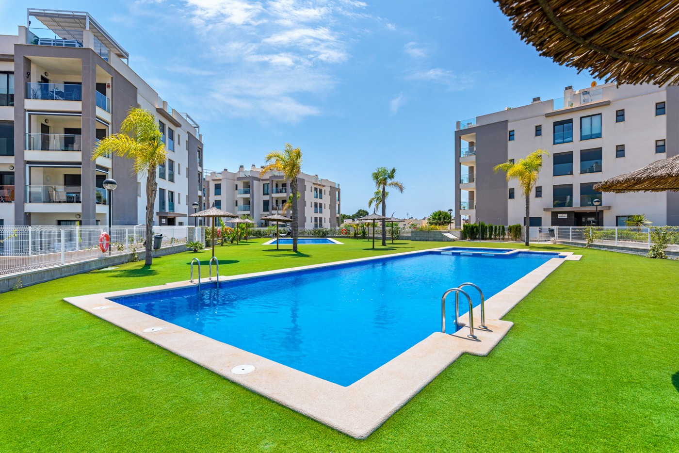 Apartment in Villamartin - view 1