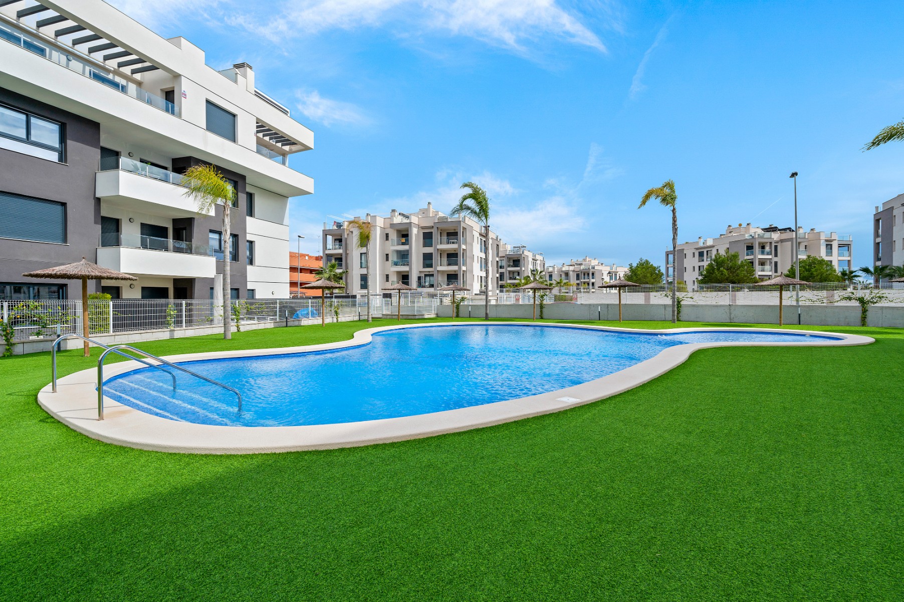 Apartment in Villamartin - view 1
