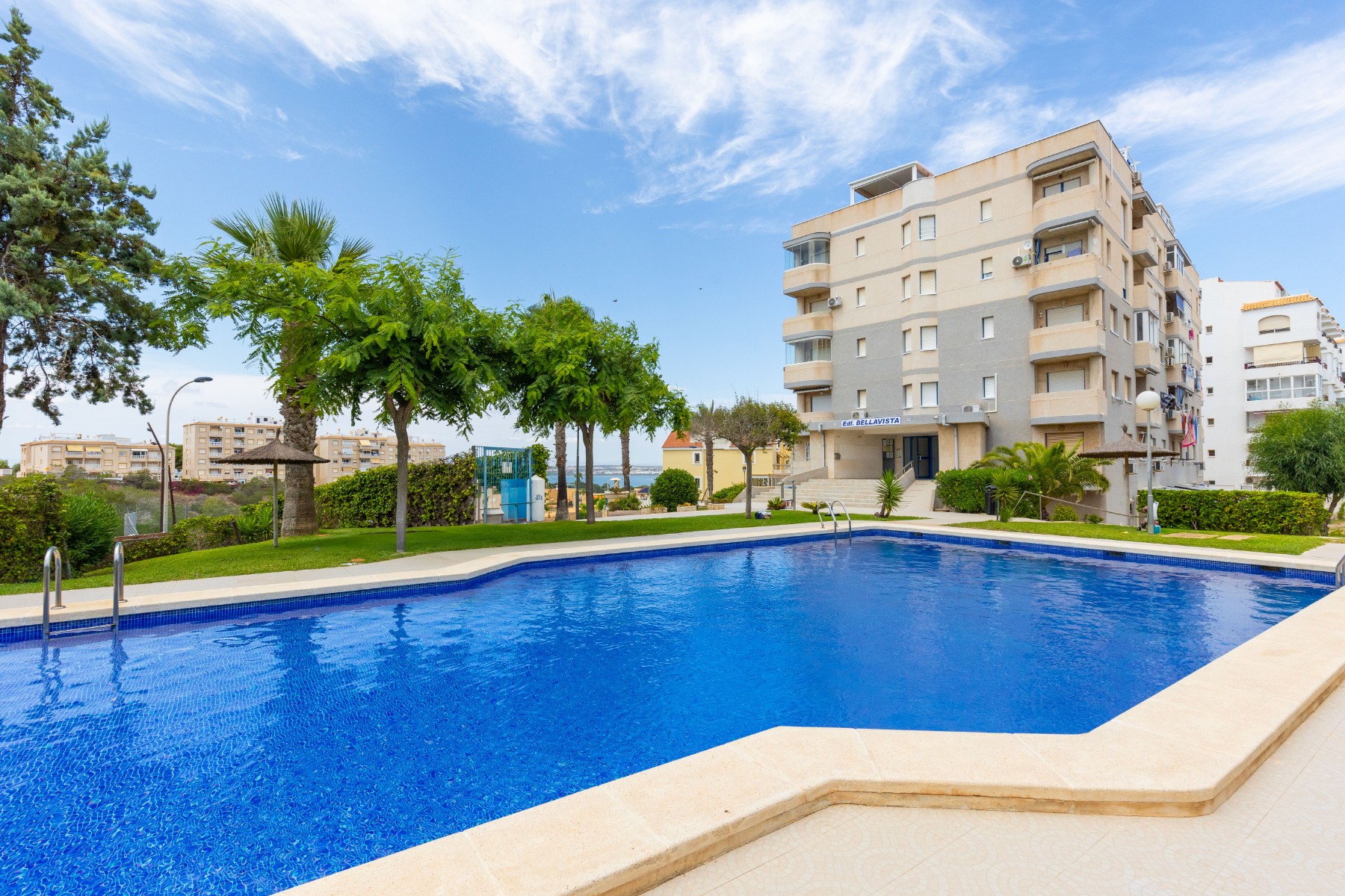 Apartment in Alicante - view 1