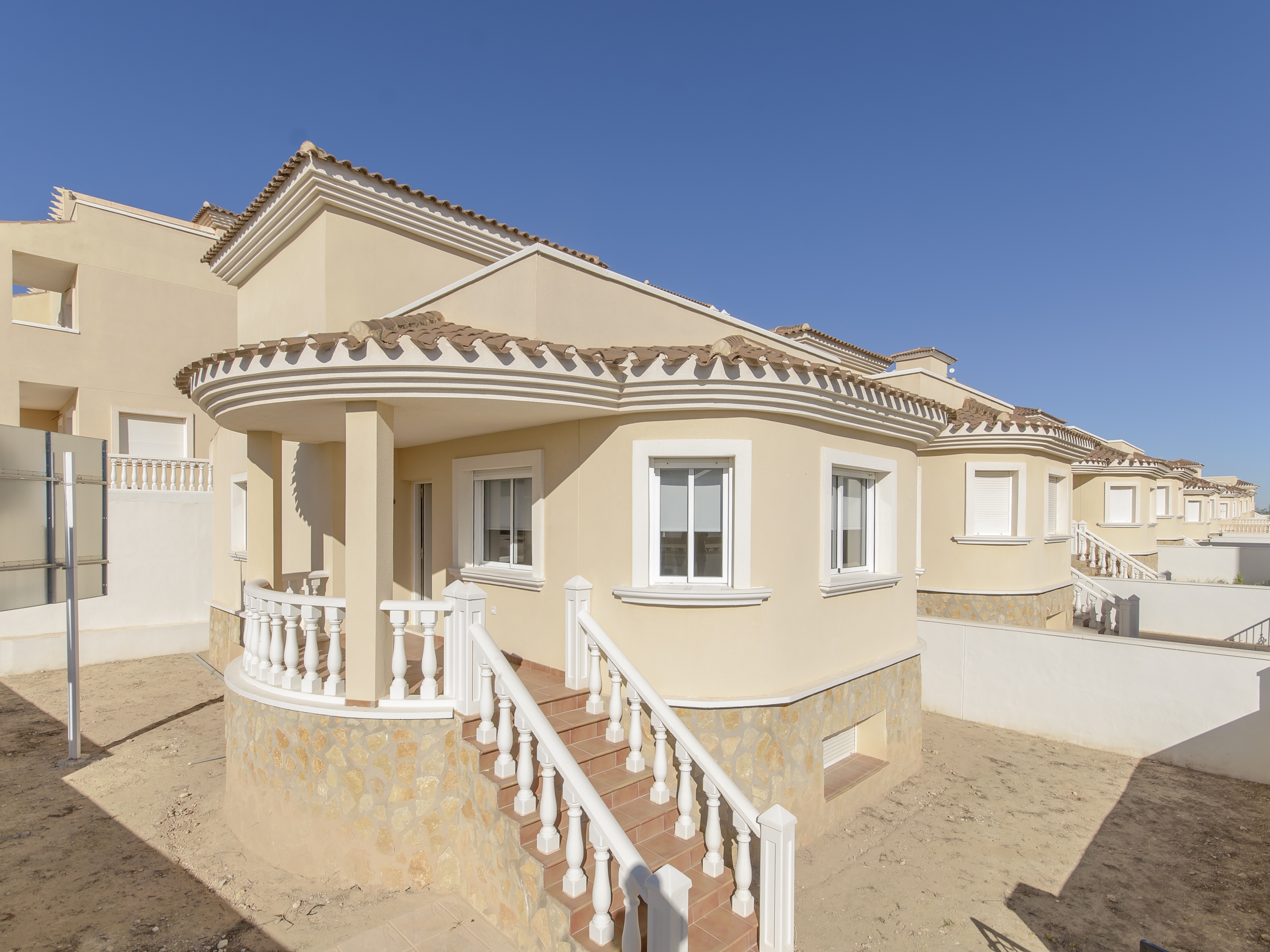 House in San Miguel de Salinas - view 1