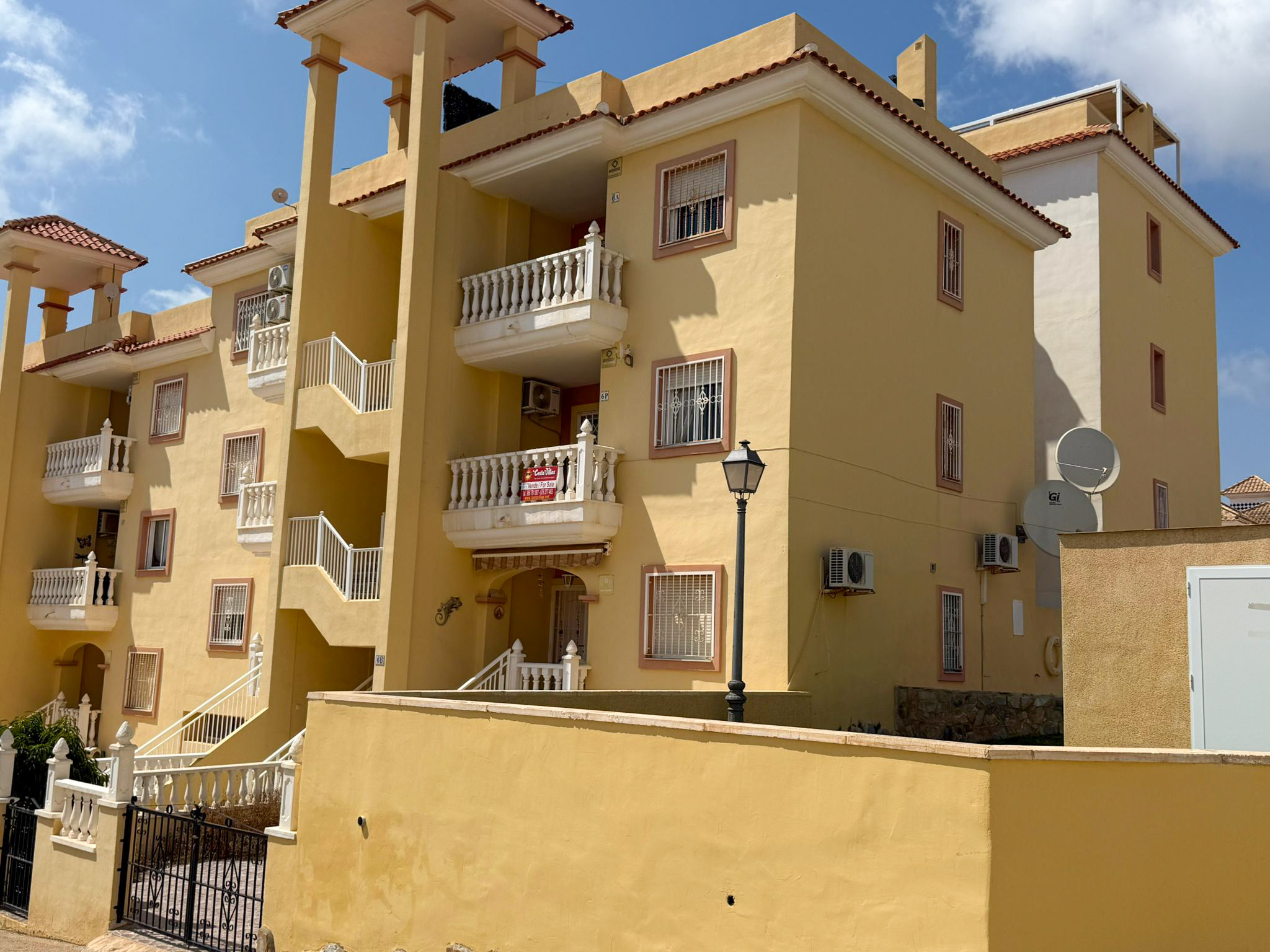 Apartment in Urbanizacion los Balcones - view 1