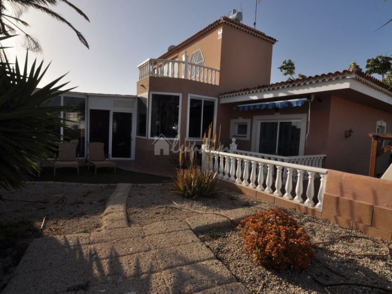 Villa in Costa del Silencio - view 1