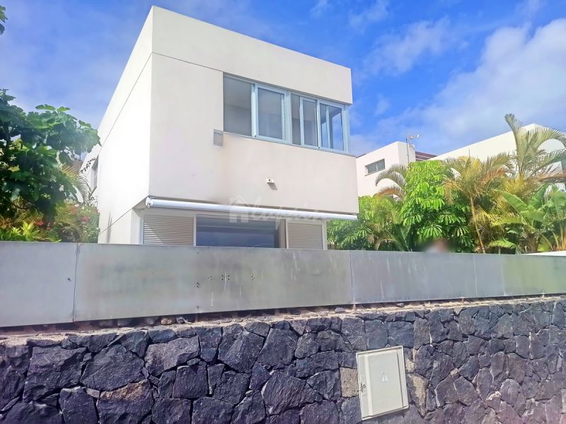 Villa in Chayofa - view 1