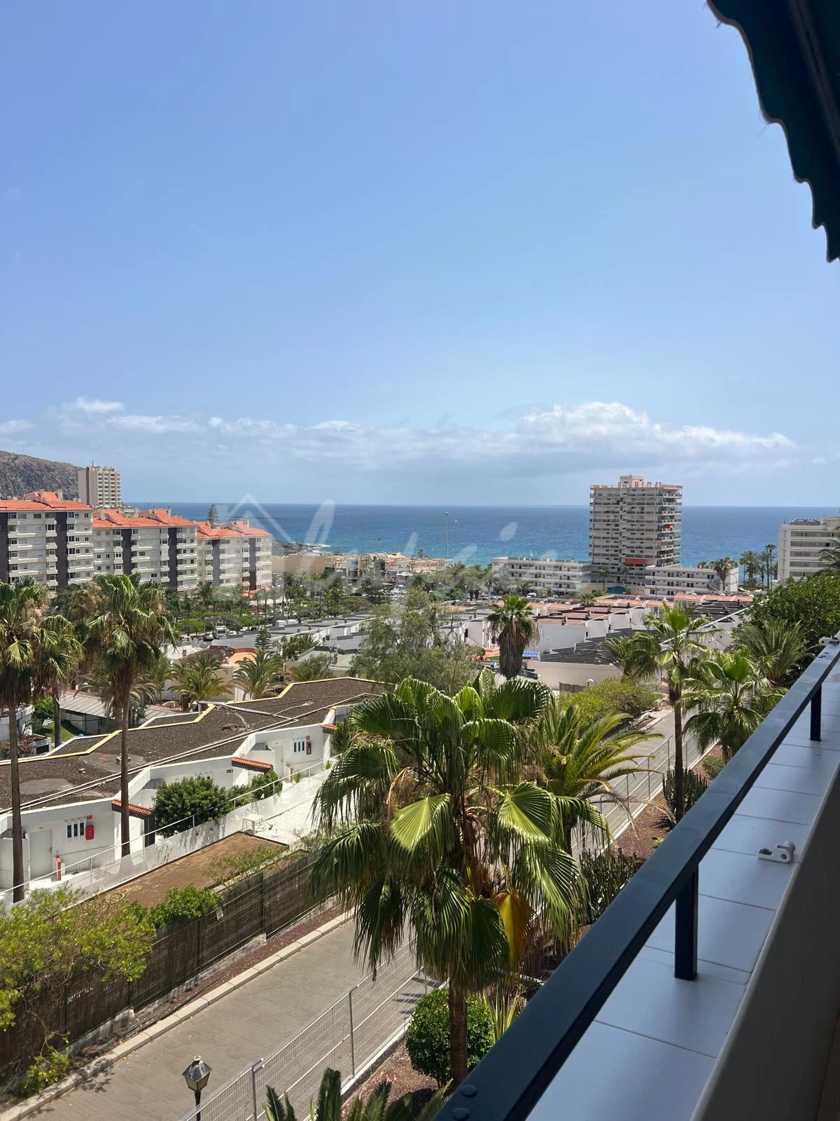 Apartment in Los Cristianos - view 1