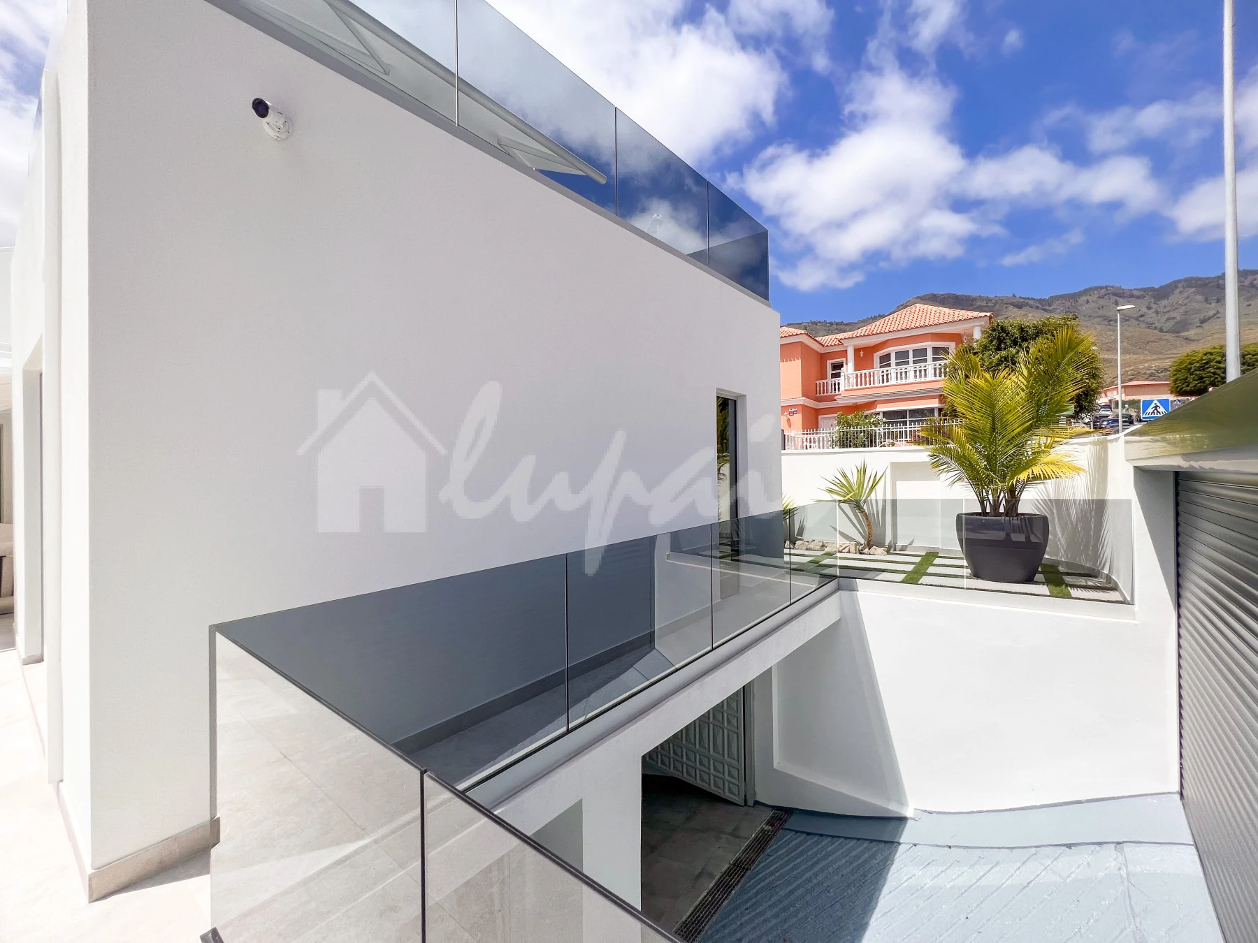 Villa in Adeje - view 1