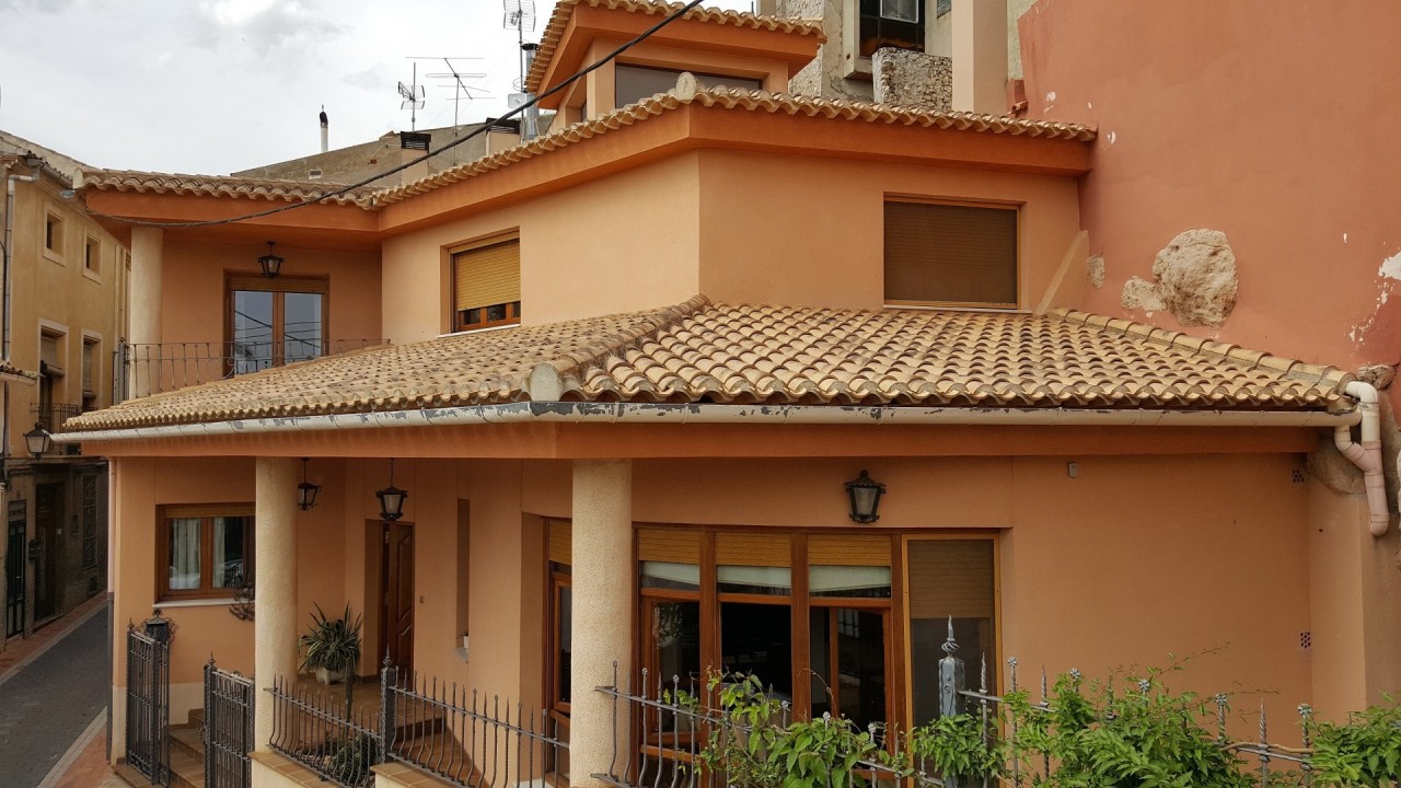 House in Jarafuel - view 1