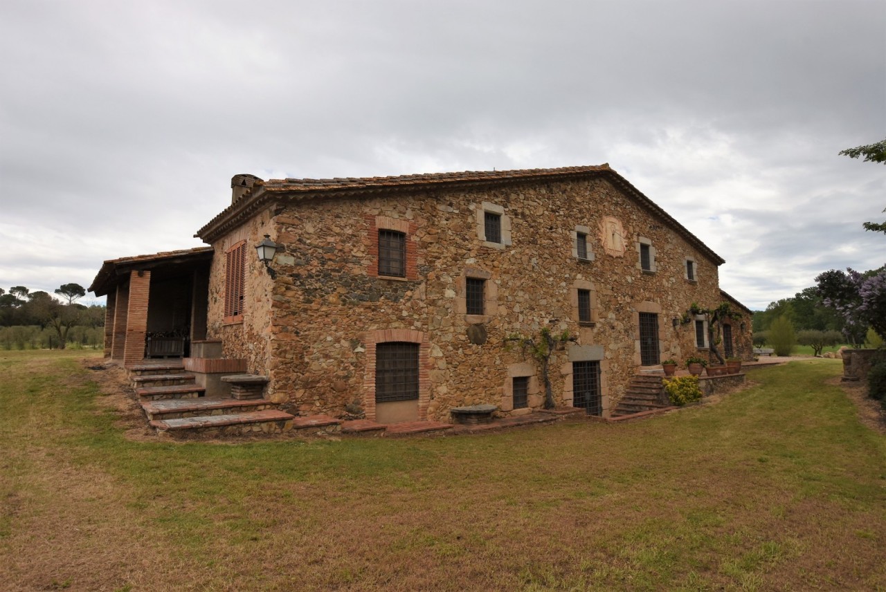Farm, Ranch or Equestrian in Girona - view 1