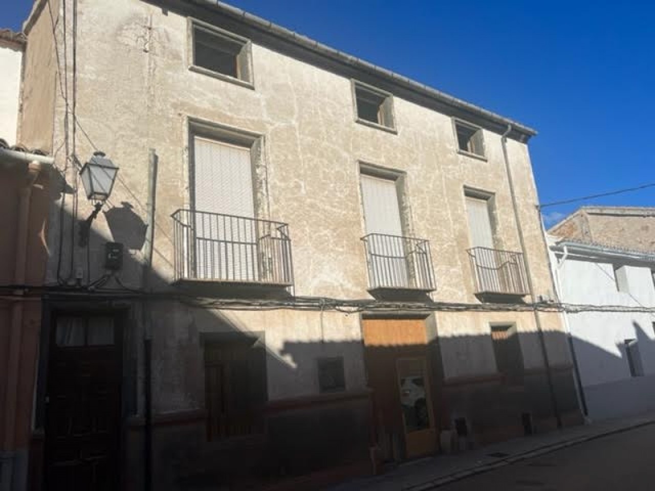House in Ayora - view 1